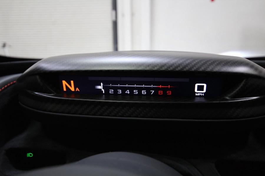 Панель приборов McLaren 720S Performance 2018 года  (фото 44 из 60)